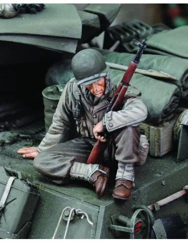U.S. Infantry at rest with rifle-no.1-WWII, 1/35 - Royal Model RM659