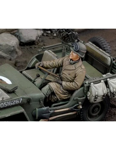 U.S. Jeep driver-WWII, 1/35 - Royal Model RM660