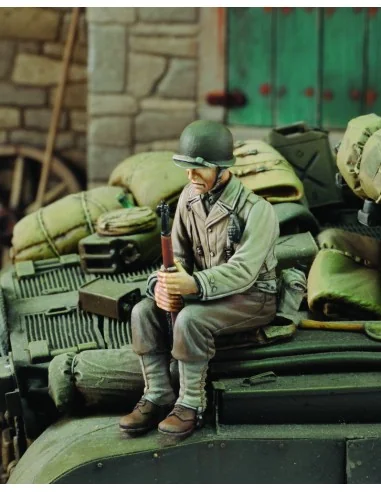U.S. Infantry at rest with rifle-no.2 -WWII, 1/35 - Royal Model RM661