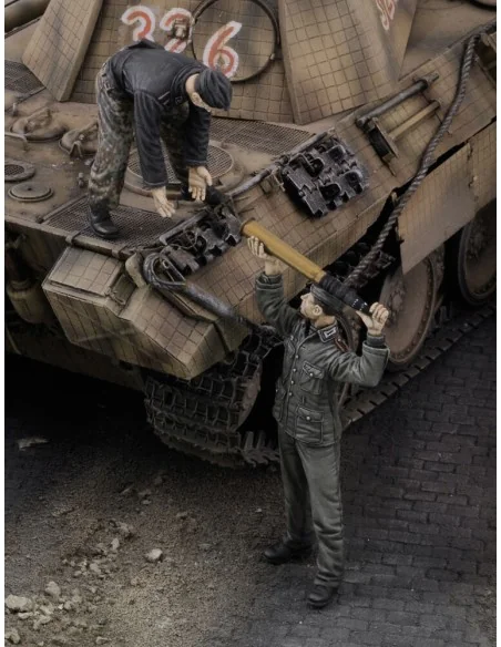[NO_DESC] German tankers loading-ammo, 1/35 - Royal Model RM668