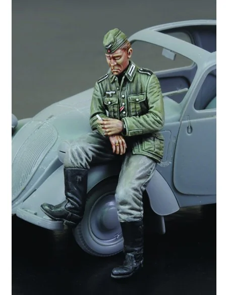 Citroen German Driver-WWII, 1/35 - Royal Model RM729