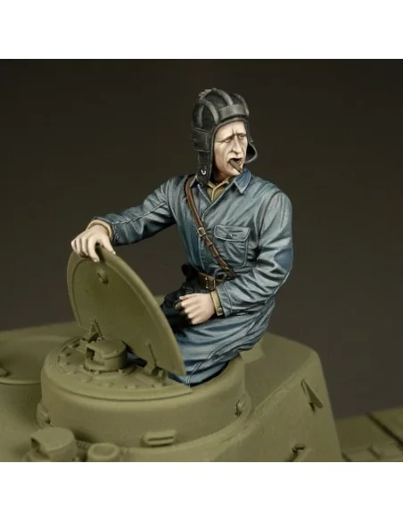 [NO_DESC] Russian tanker sitting in turret, 1/35 - Royal Model RM756