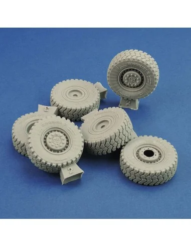 [NO_DESC] Cougar-4×4 sagged wheels, 1/35 - Royal Model RM772