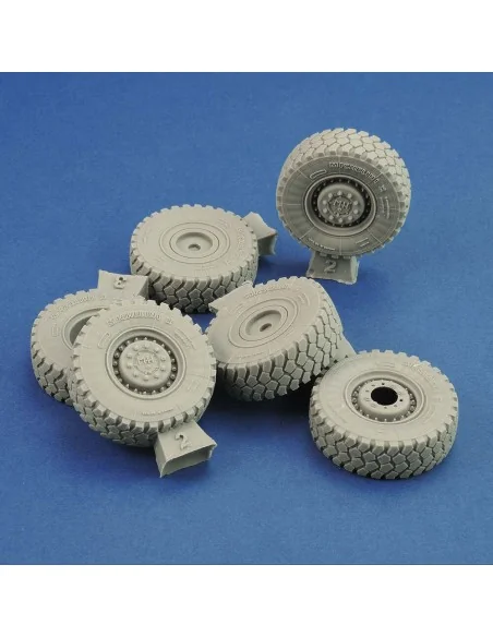 Cougar-4×4 sagged wheels, 1/35 - Royal Model RM772