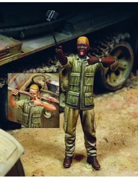 Selfie soldier, 1/35 - Royal Model RM782