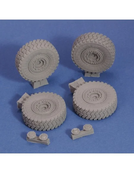 U.S. 4x4 MRAP sagged wheels, 1/35 - Royal Model RM785