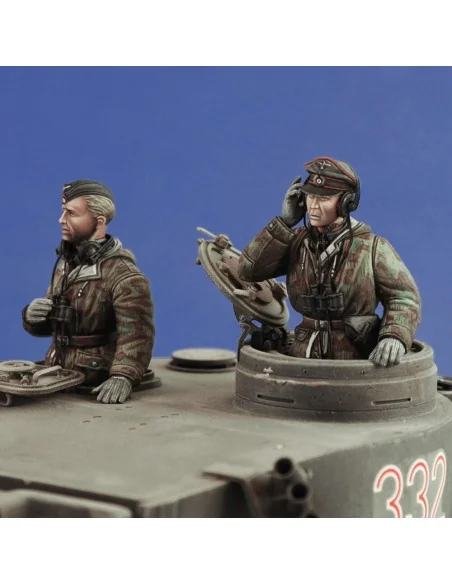 [NO_DESC] German tank crew in winter dress - WWII, 1/35 - Royal Mod...