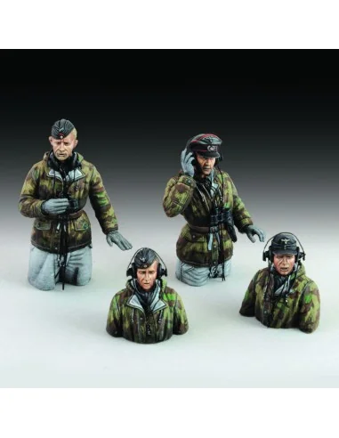 German tank crew in winter dress - WWII, 1/72 - Royal Model RM831