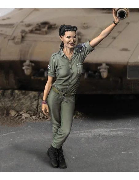 IDF woman soldier, 1/35 - Royal Model RM848