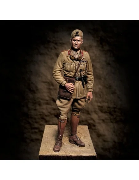 [NO_DESC] Italian Officer Libia 1940, 1/35 - Royal Model RM854