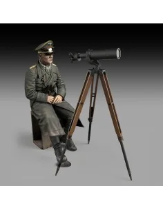 Erwin Rommel with tripod telescope (75mm) - Royal Model RM855