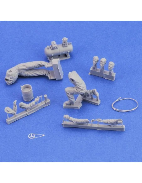 Soldiers painting, 1/48 - Royal Model RM897