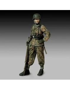 German soldier with rifle, 1/72 - Royal Model RM918