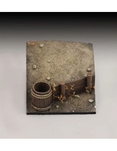 Base with bucket and wooden wall, 1/32 - Royal Model RM920