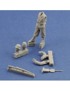 German soldier with rifle, 1/48 - Royal Model RM922 2