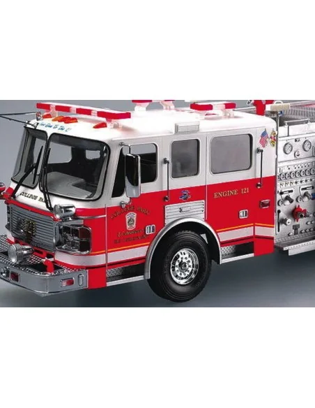 American LaFrance Eagle Fire Pumper 2002, 1/25 - Trumpeter 02506