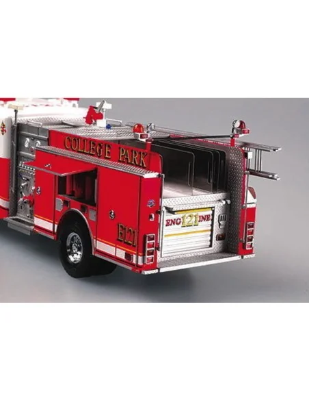 American LaFrance Eagle Fire Pumper 2002, 1/25 - Trumpeter 02506