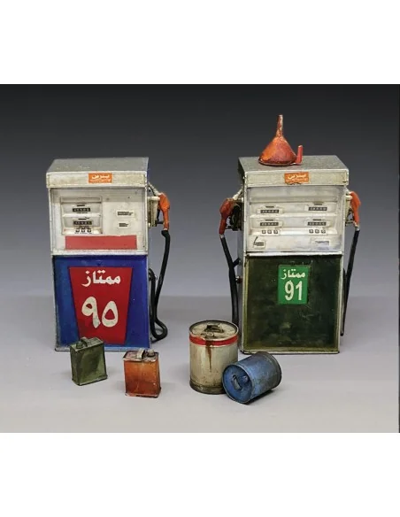 Modern Gas pumps Mid Orient, 1/35 - Royal Model RM924