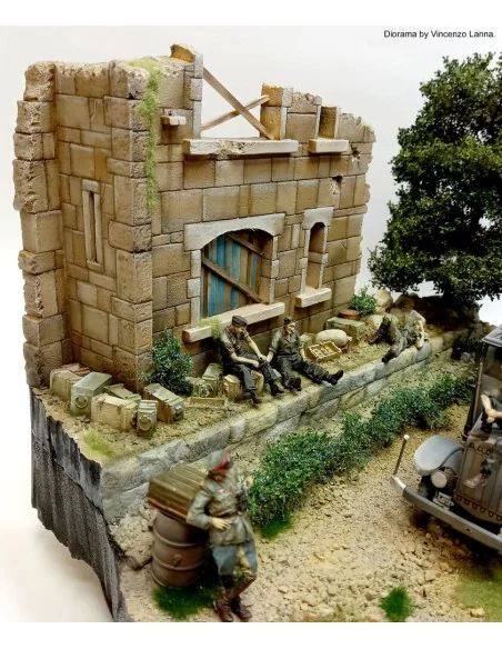 [NO_DESC] Ruined building section, 1/35 - Royal Model RM927