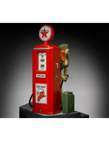 Pin-up at the gas pump (75mm) - Royal Model RM928