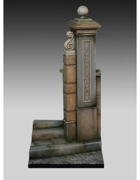 Base with column 'cm4x4', 1/32 - Royal Model RM947
