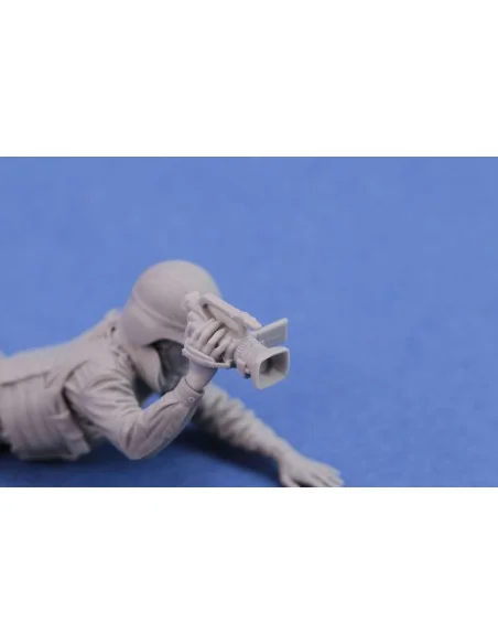 War Reporter, 1/35 - Royal Model RM960