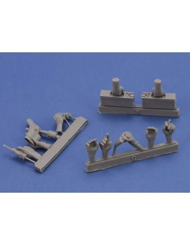 Assorted german hands set -WWII, 1/16 - Royal Model RM966