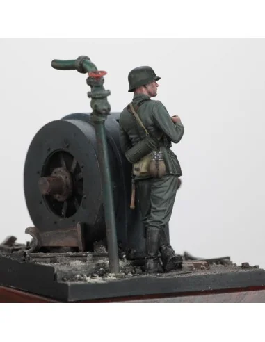 [NO_DESC] German infantry soldier eating - WWII, 1/35 - Royal Model...