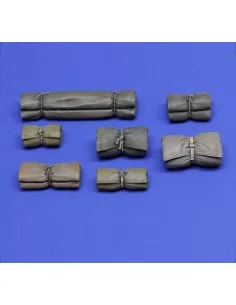 Tentpacks and bedrolls part 1, 1/16 - Royal Model RM1017