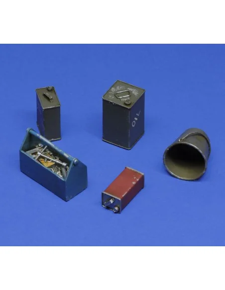 Toolbox, oil cans and bucket, 1/16 - Royal Model RM1043