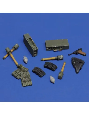 German infantry accessories - WWII, 1/16 - Royal Model RM1065