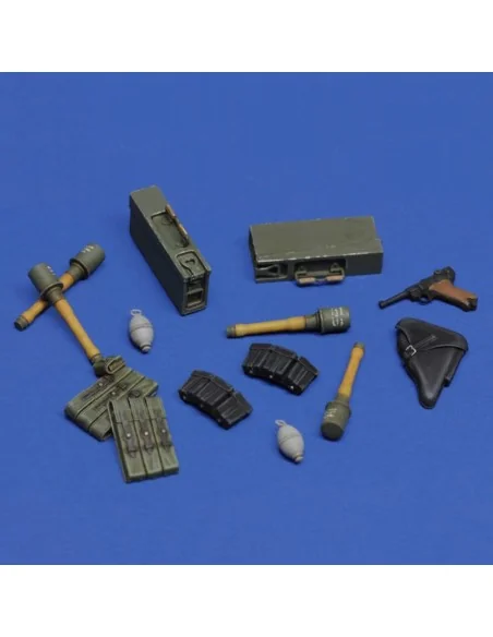 German infantry accessories - WWII, 1/16 - Royal Model RM1065