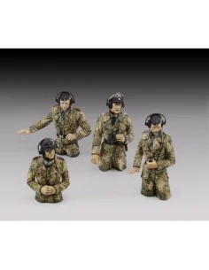 German tank crew in pit dot - WWII, 1/72 - Royal Model RM1105