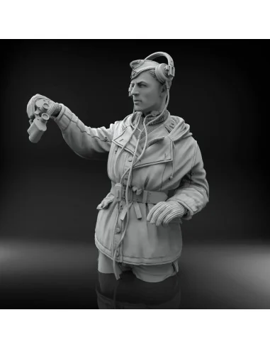 German tanker in winter dress (Tiger I cupola not included), 1/16 -...