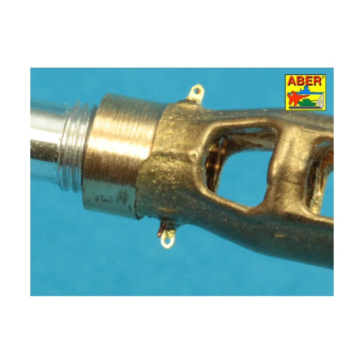 Armament for T10 Heavy Tank 1x122 mm D-25TA, 1x12,7 cm Coaxial DShK...