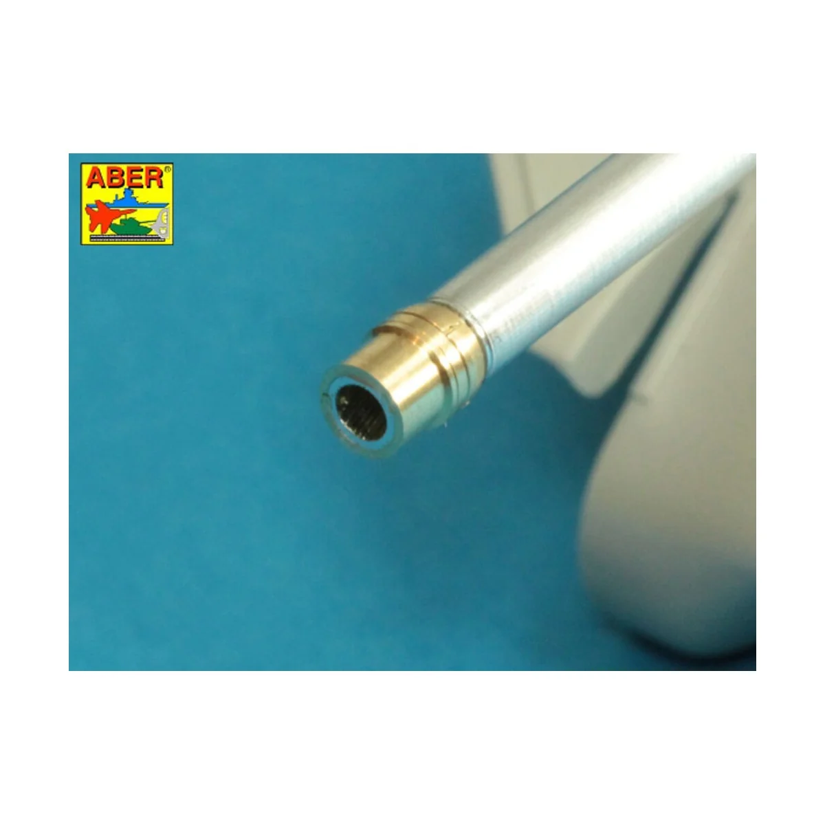 U.S 90 mm M3 barrel with thread protector for tank destroyer M36B1 ...