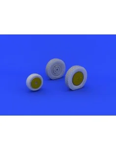 [NO_DESC] P-39 wheels late for KittyHawk, 1/32 - Eduard Accessories... 2