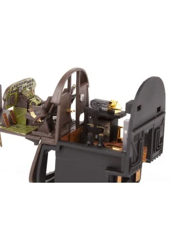 B-24D nose & radio compartment for Airfix, 1/72 - Eduard Accessorie...