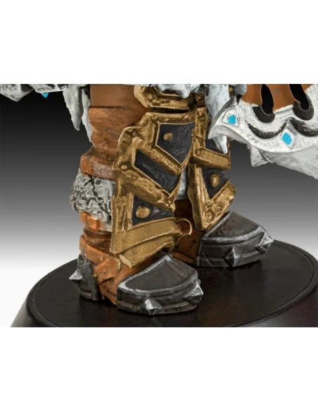 World of Warcraft The Orc Thrall, 1/16 - Revell 03516