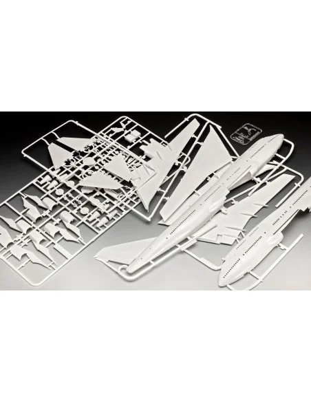 IRON MAIDEN Ed Force One - Boeing 747-400, 1/144 - Revell 03780