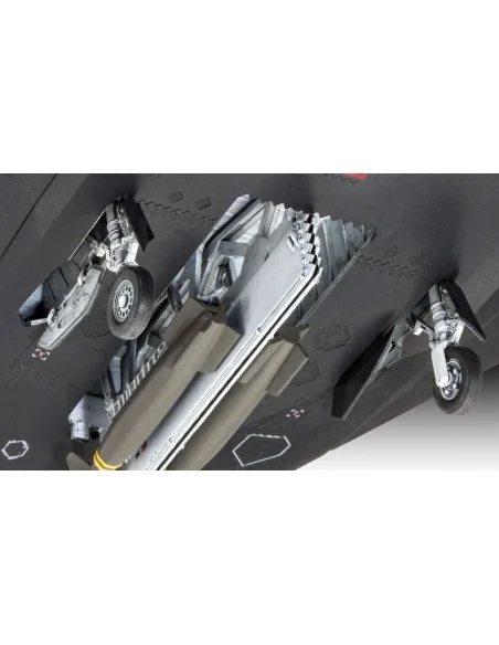 F-117A Nighthawk Stealth Fighter, 1/72 - Revell 03899
