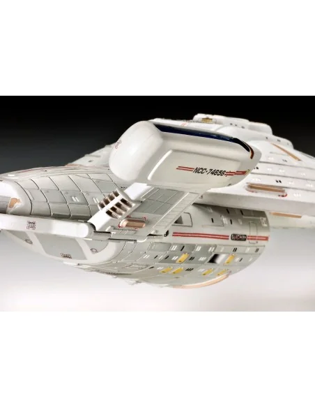 [NO_DESC] U.S.S. Voyager, 1/670 - Revell 04992