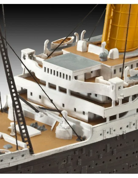 R.M.S. Titanic, 1/700 - Revell 05210