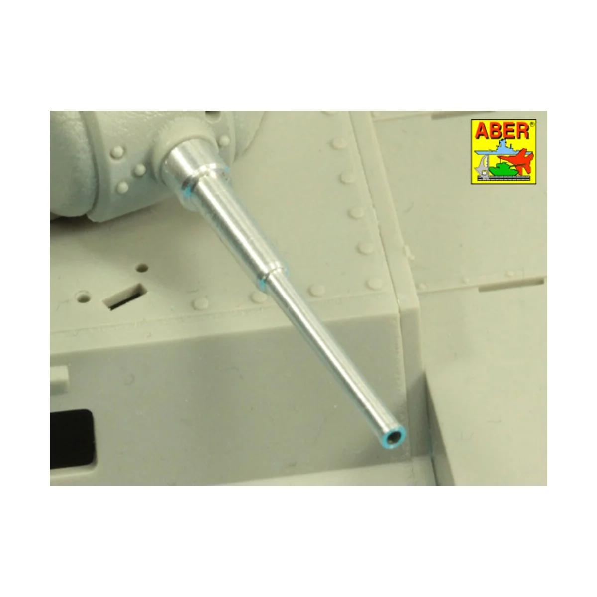 Main Armament for Soviet Heavy Tank SMK 1x76,2mm L-11, 1x45mm M1932...