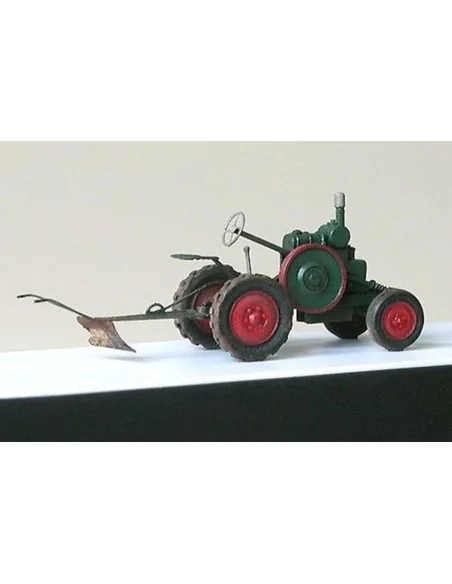 Tractor Svoboda with plow year1937, 1/120 - Hauler HTT120057