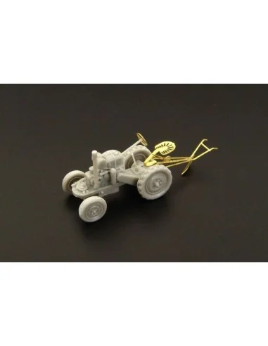 Tractor Svoboda with plow year1937, 1/120 - Hauler HTT120057