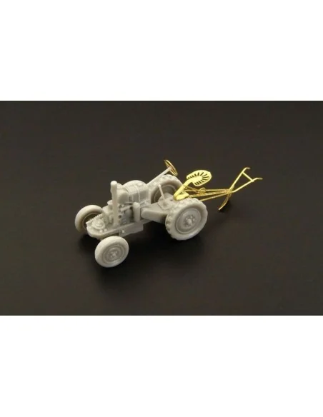 Tractor Svoboda with plow year1937, 1/120 - Hauler HTT120057