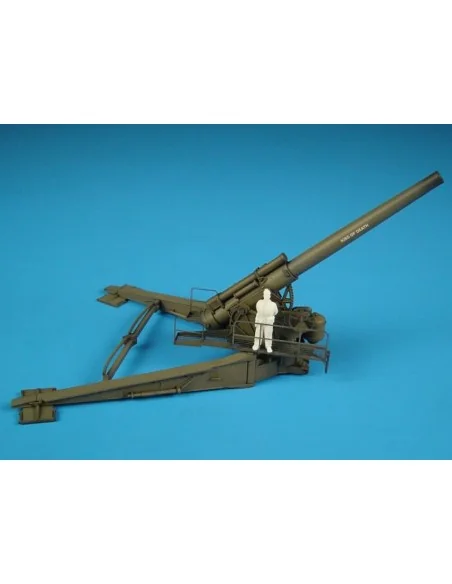 M1 240mm howitzer IN FIRE POSITION, 1/72 - Hauler HLP72006