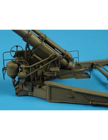 M1 240mm howitzer IN FIRE POSITION, 1/72 - Hauler HLP72006