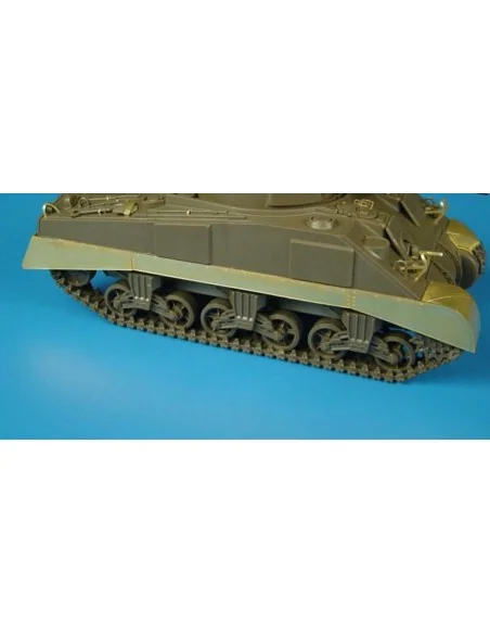 SHERMAN M4-fenders, 1/48 - Hauler HLX48002